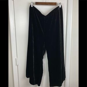JOHNNY WAS BLACK VELVET CROPPED & FLARED PANTS (L)